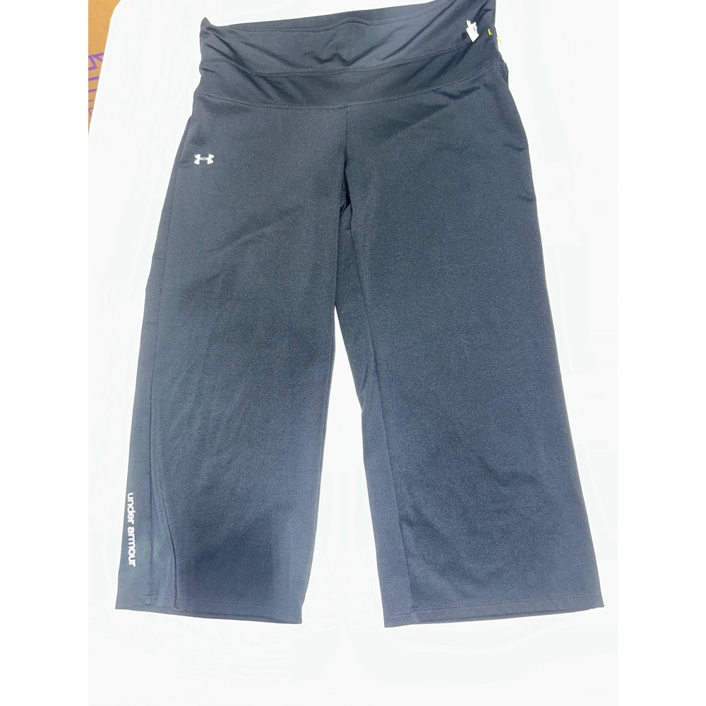 Under Armour AllSeasonGear Black Cropped Leggings Womens Medium Capri Pants